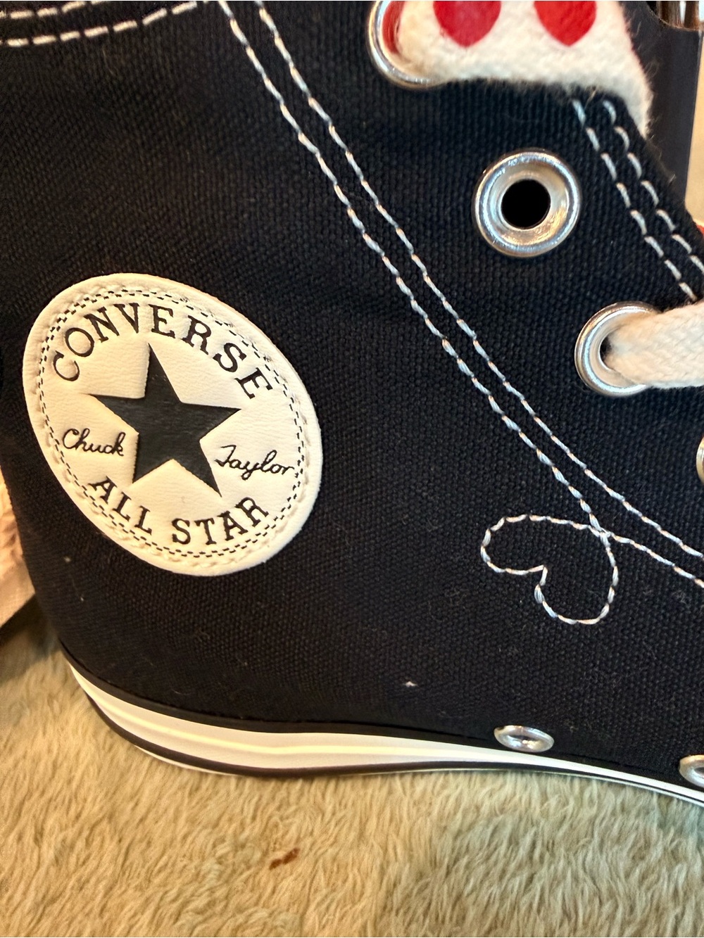 Converse Valentine’s Day Chuck Taylor All Star Hi Hearts Women’s 9.5 NIB - Picture 8 of 14